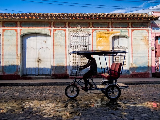 Déplacement en vélo-taxi à Cuba