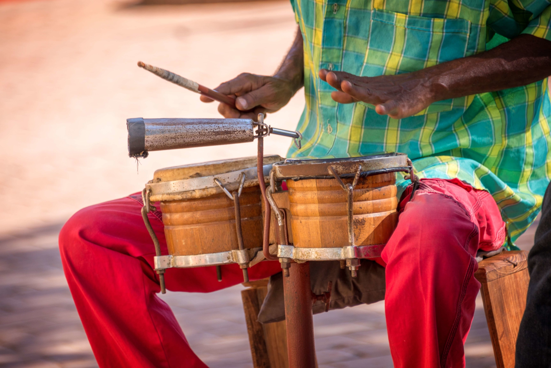 cuba-percussioniste-rue