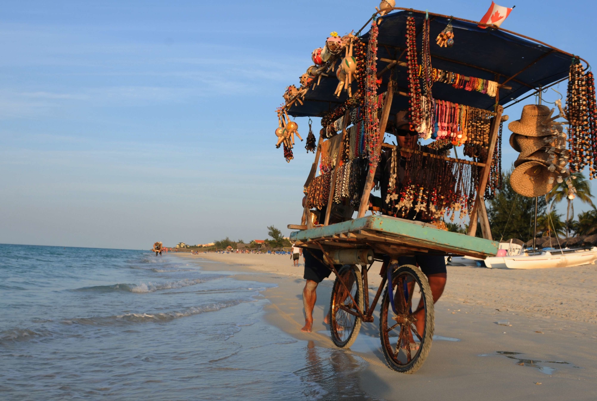 vendeur-ambulant-plage-cuba