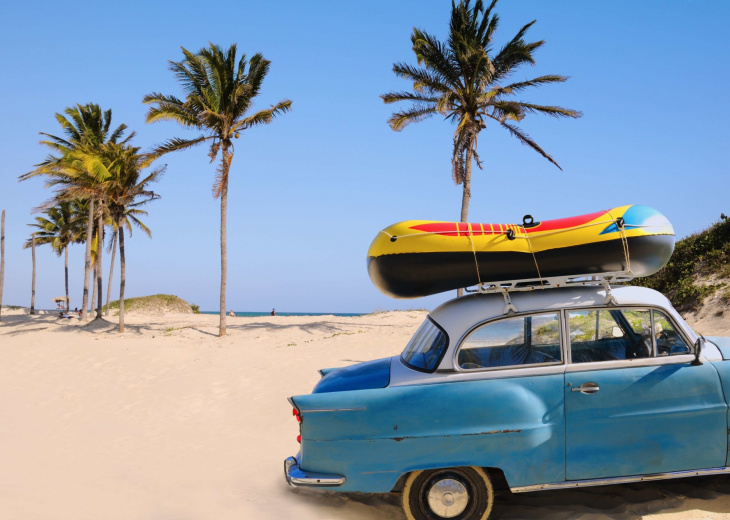 voiture-americaine-plage-cubaine