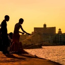 voyage cuba evaneos jeune-homme-pecheur-la-havane
